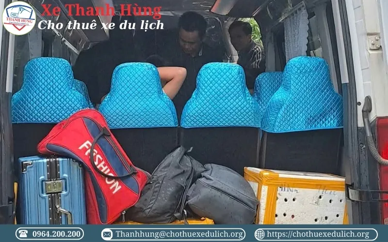 Thuê xe 16 chỗ tiễn sân bay Tân Sơn Nhất