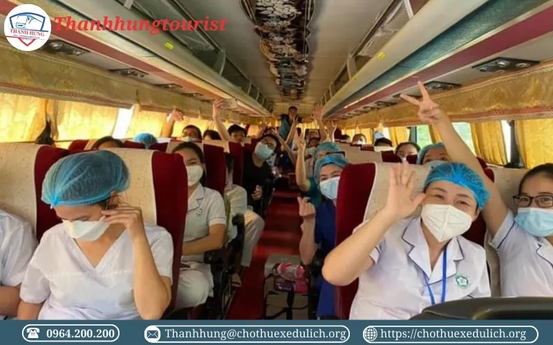 Xe Thanh Hùng cho thuê xe đưa đón nhân viên đi làm