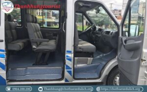 Bên trong xe 16 chỗ Mercedes Sprinter