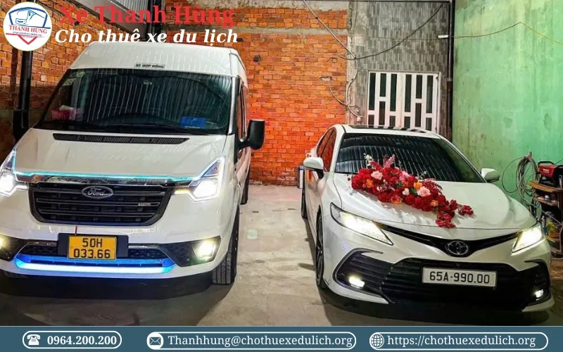 Thuê xe cưới Camry